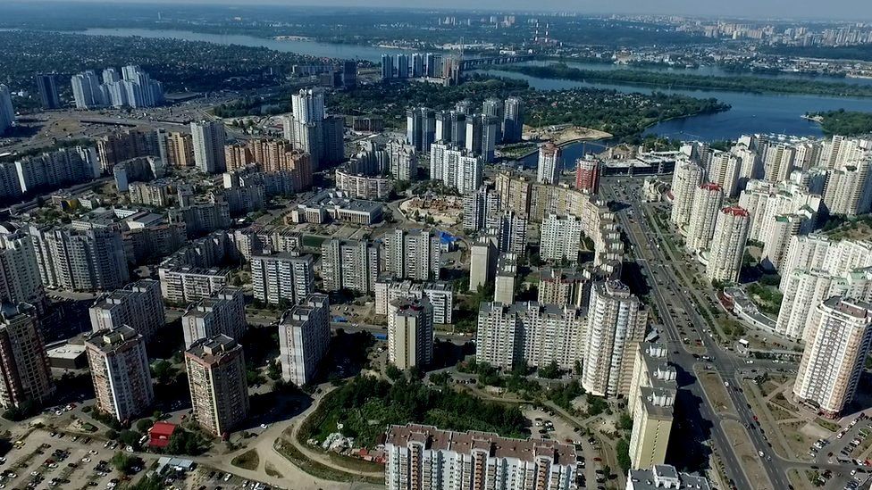 Відкриття замків на Позняках